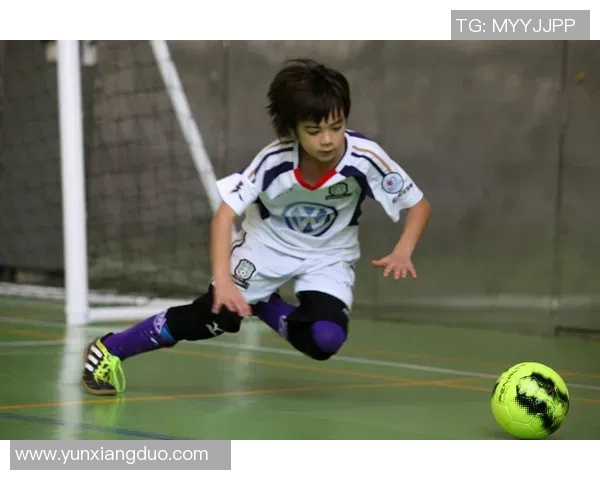 足球明星穿袜套的独特魅力与时尚风潮全解析